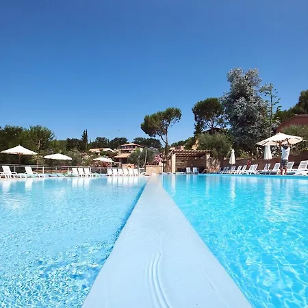Isa-residence With Swimming Pool In Guardistallo Surrounded By Greenery アパートホテル