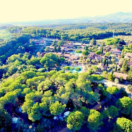 アパートホテル Isa-residence With Swimming Pool In Guardistallo Surrounded By Greenery
