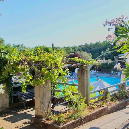 Isa-residence With Swimming Pool In Guardistallo Surrounded By Greenery アパートホテル カザーレ・マリッティモ