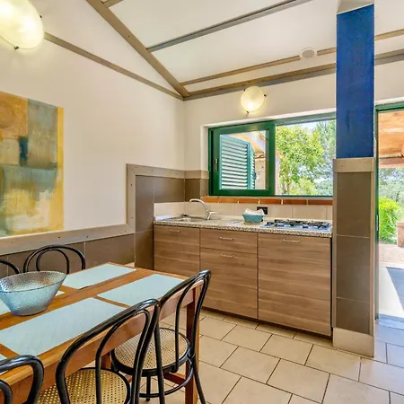 アパートホテル Isa-residence With Swimming Pool In Guardistallo Surrounded By Greenery カザーレ・マリッティモ