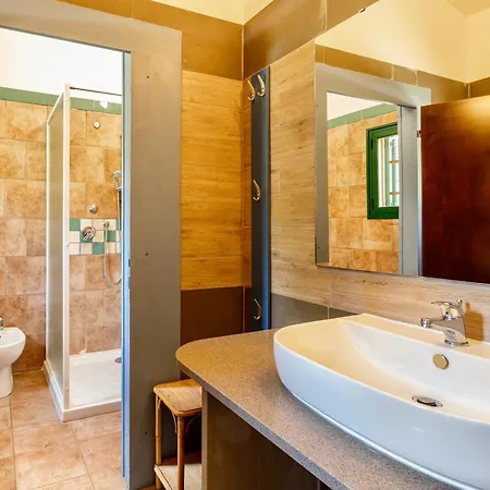Isa-residence With Swimming Pool In Guardistallo Surrounded By Greenery Appart hôtel *